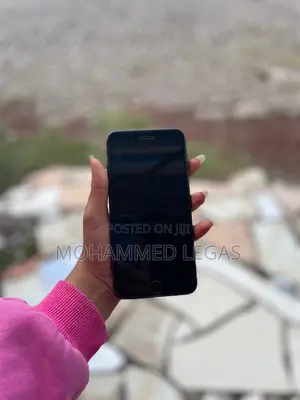 Photo - Apple iPhone 8 Plus 64 GB Gray