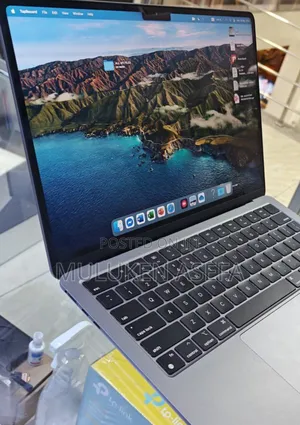 Photo - New Laptop Apple MacBook Air 2022 M2 8GB Intel Core M2 SSD 512GB