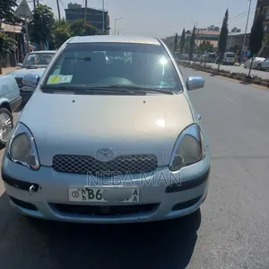 Photo - Toyota Vitz 2004 Blue