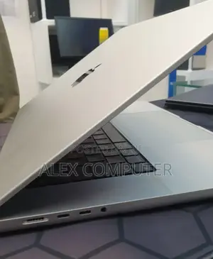 New Laptop Apple MacBook Pro M1 32GB Apple M1 Pro SSD 512GB