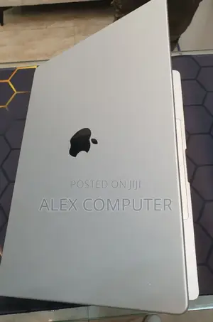 New Laptop Apple MacBook Pro M1 32GB Apple M1 Pro SSD 512GB