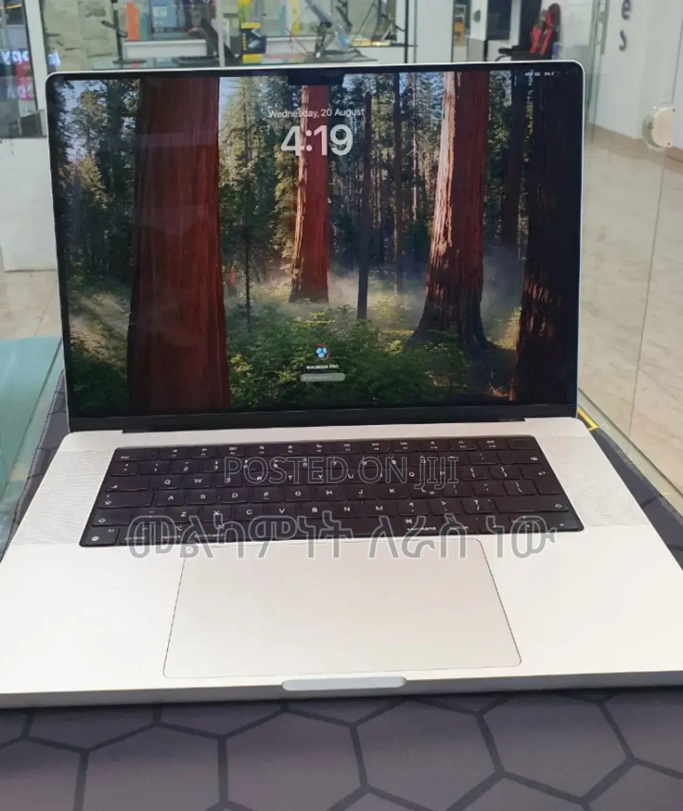 New Laptop Apple MacBook Pro M1 32GB Apple M1 Pro SSD 512GB