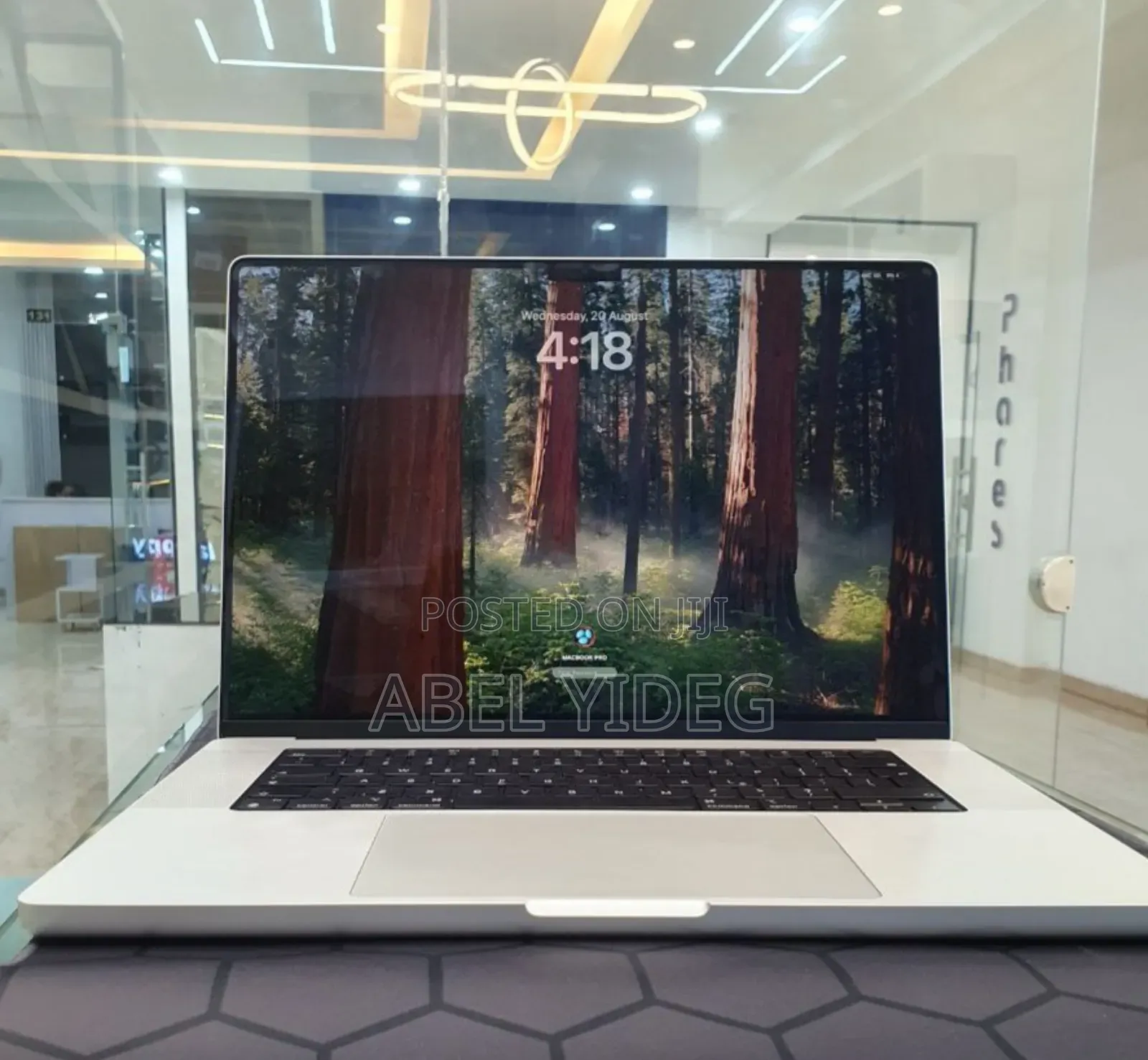 New Laptop Apple MacBook Pro 32GB Apple M1 Pro SSD 512GB