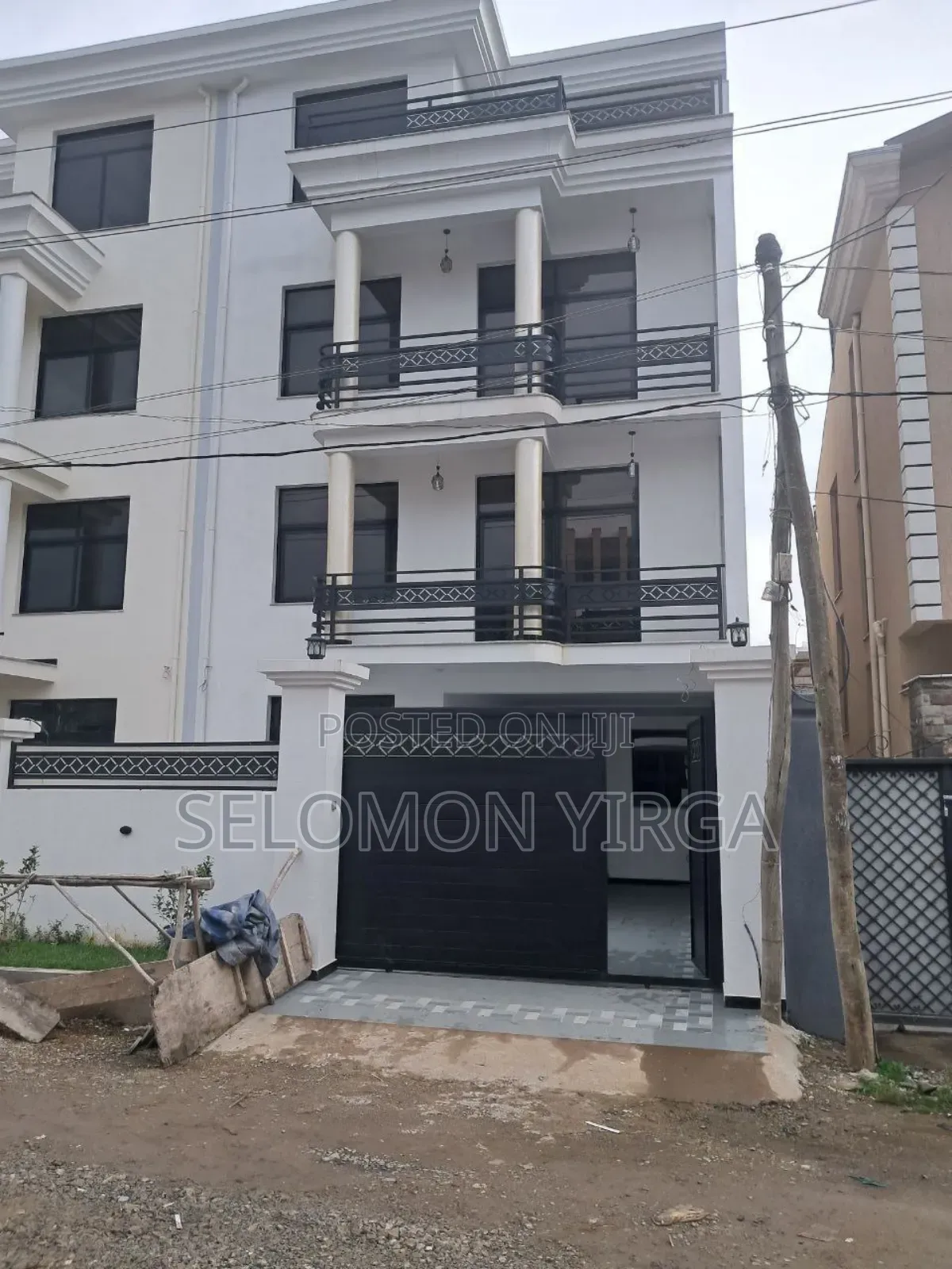 8bdrm Farm House in Adis Ababa, Bole for sale