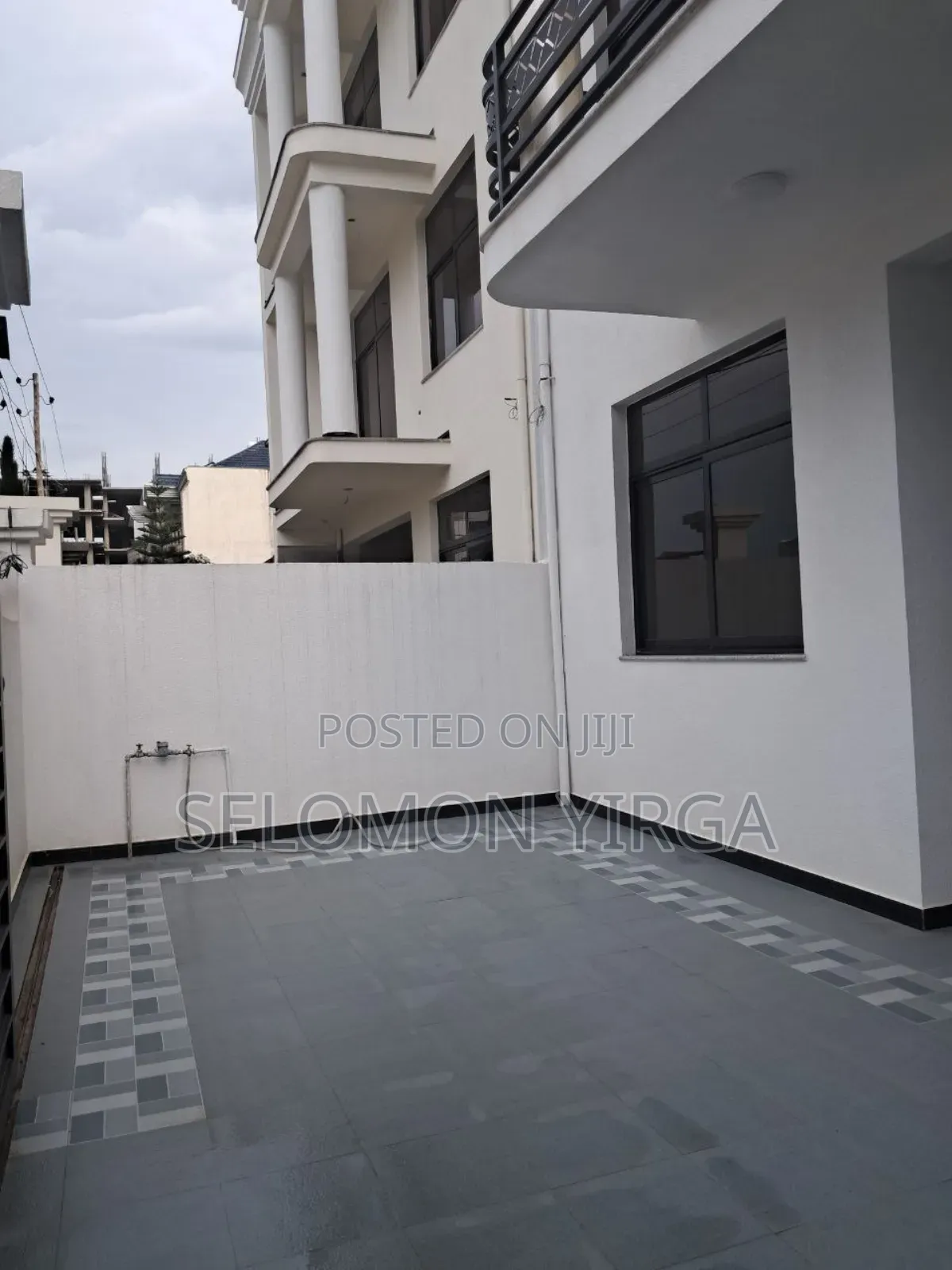 8bdrm Farm House in Adis Ababa, Bole for sale