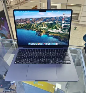 Photo - New Laptop Apple MacBook Air 2022 M2 8GB Apple M2 SSD 512GB