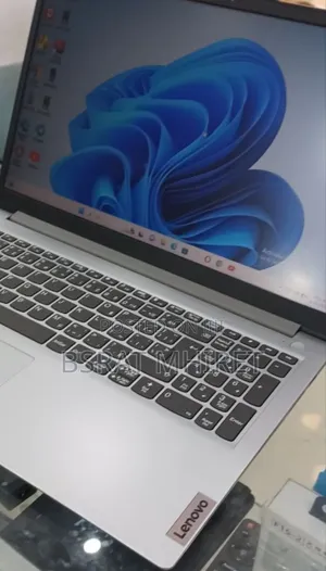 New Laptop Lenovo Ideapad 3 4GB Intel Core i5 SSD 128GB