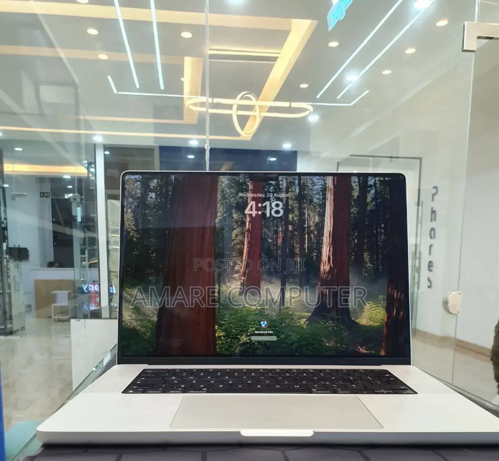 New Laptop Apple MacBook Pro M1 32GB Apple M1 Pro SSD 512GB