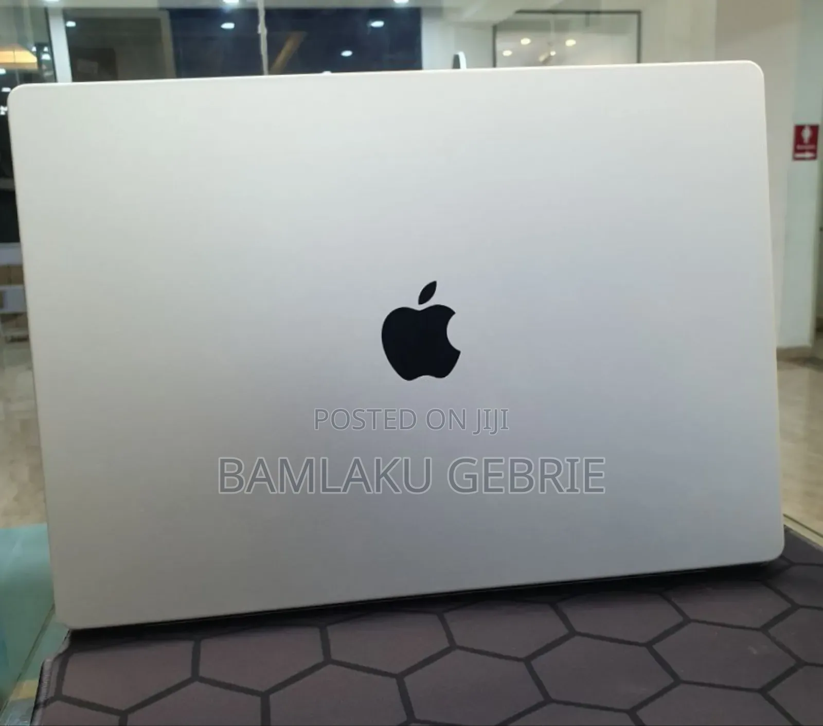 New Laptop Apple MacBook Pro M1 32GB Apple M1 Pro SSD 512GB