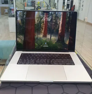 New Laptop Apple MacBook Pro M1 32GB Apple M1 Pro SSD 512GB