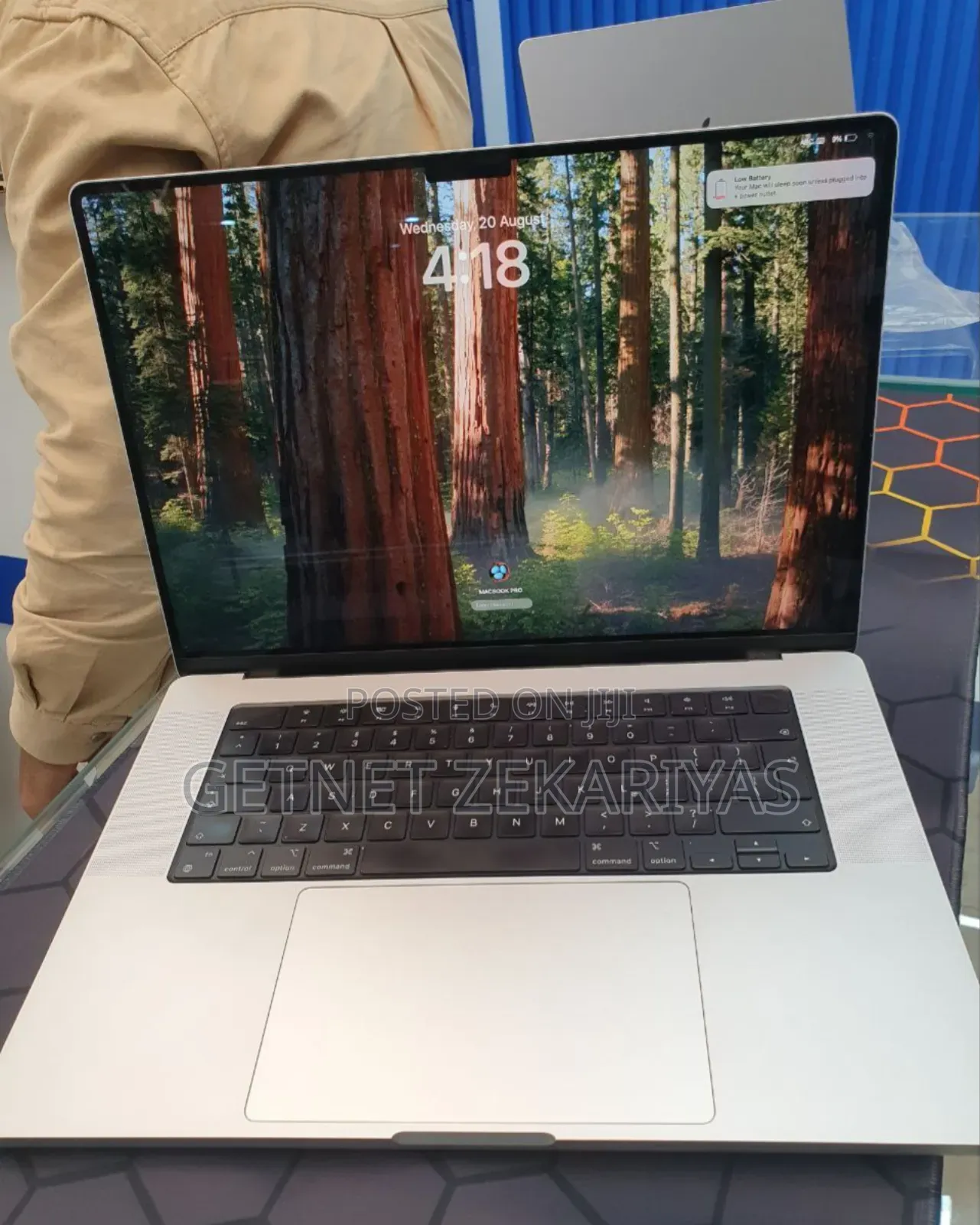 New Laptop Apple MacBook Pro M1 32GB Intel Core Ultra 9 SSD 512GB