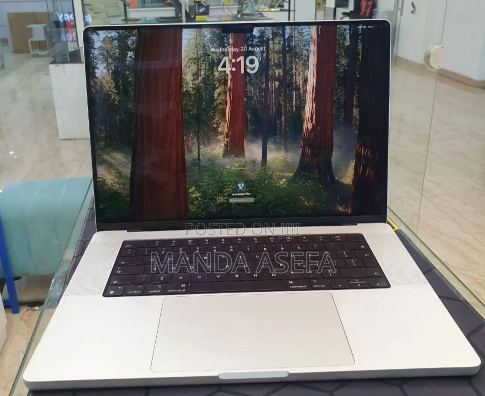 New Laptop Apple MacBook Pro M1 32GB Apple M1 Pro SSD 512GB