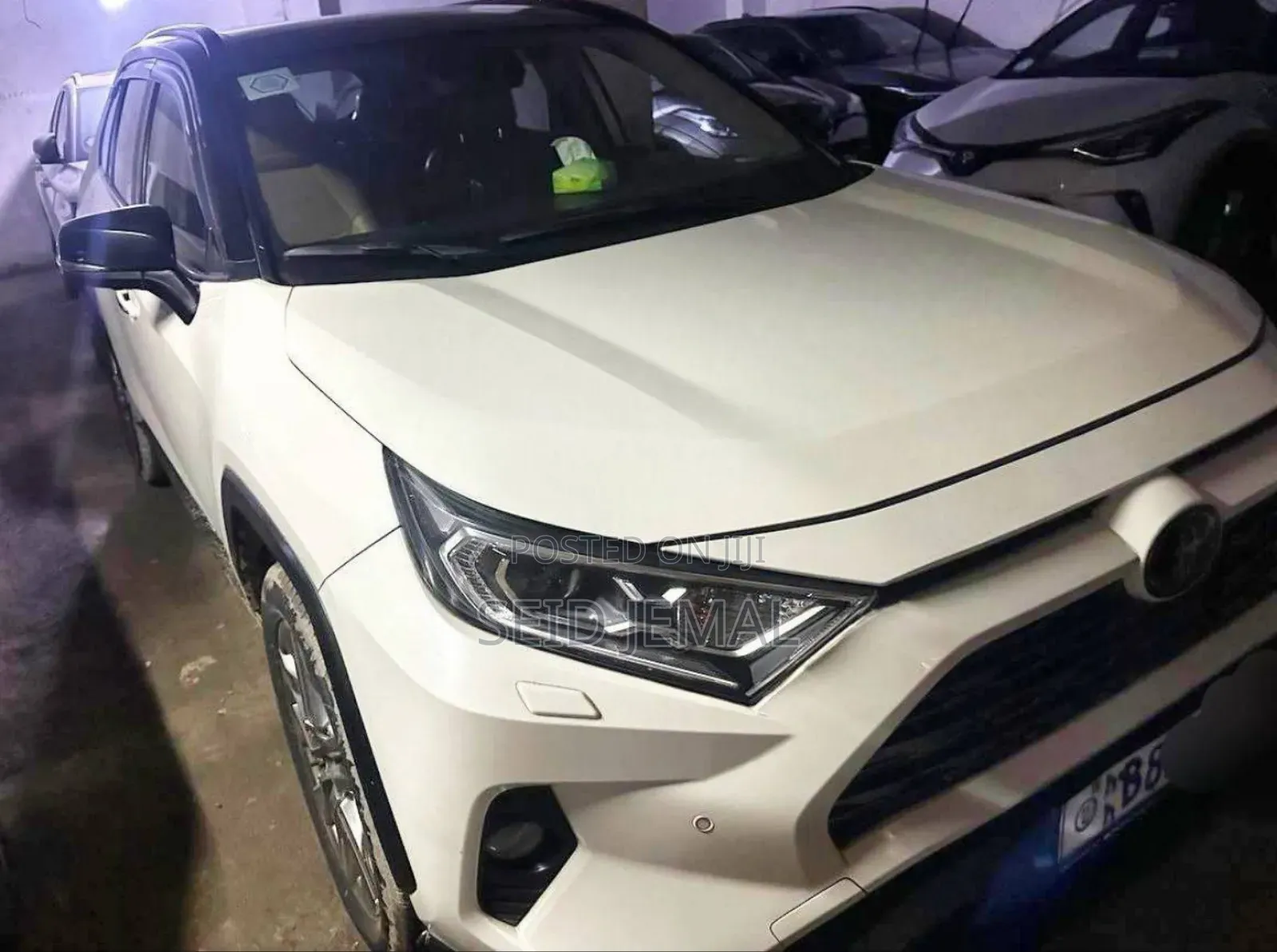 Toyota RAV4 2021 White
