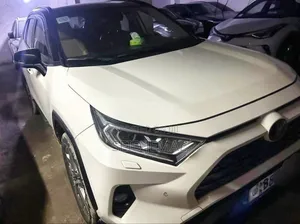 Photo - Toyota RAV4 2021 White