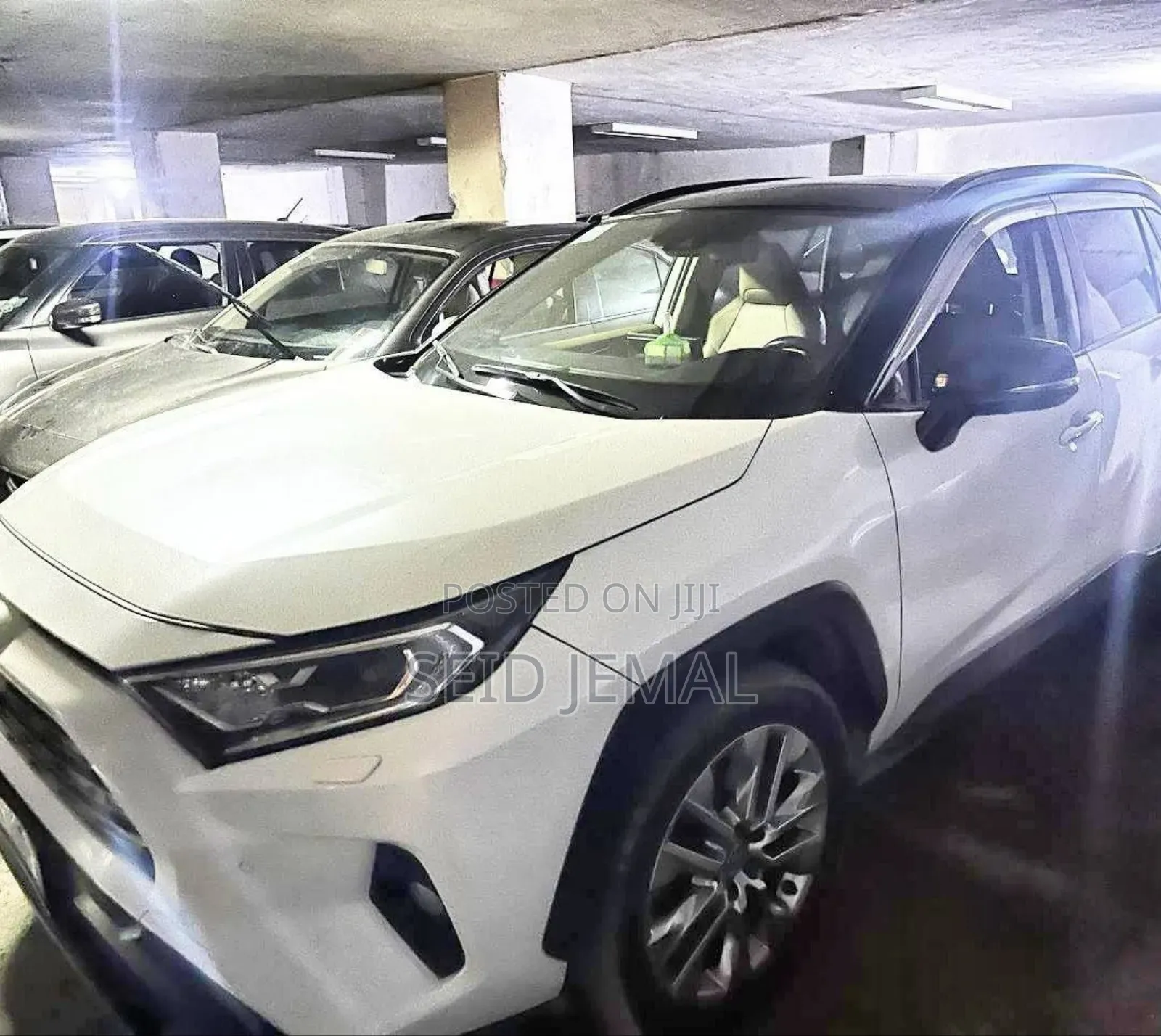 Toyota RAV4 2021 White
