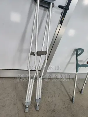 Photo - Axillary Bilateral Crutches求診crutches欸它axillary Crutches腕力crutches