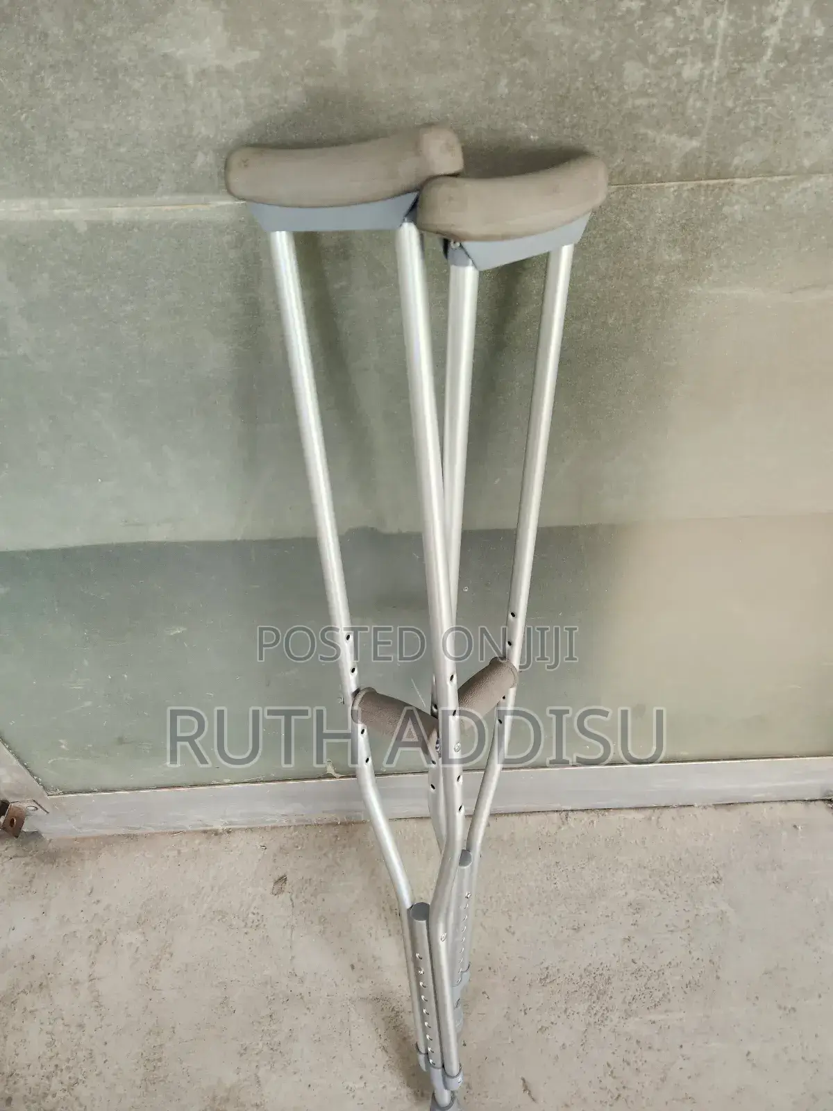 Axillary Bilateral Crutches型在crutches喬遷axillary Crutches无大crutches