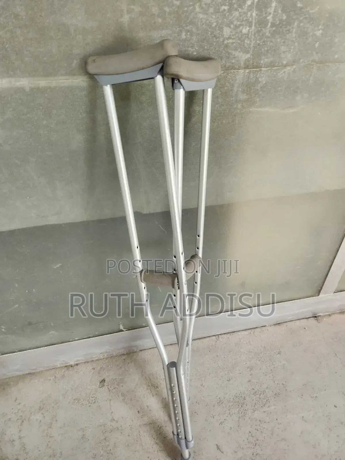Axillary Bilateral Crutches庫存axillary Crutches延續crutches功效crutches