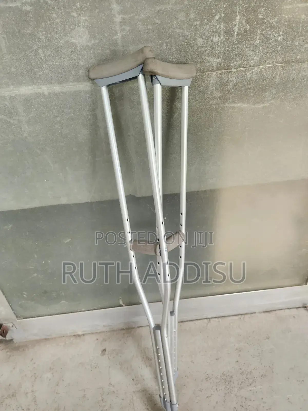 Rubber Tip Brand New Axillary Crutches蝨了crutches軍了crutches型求crutches