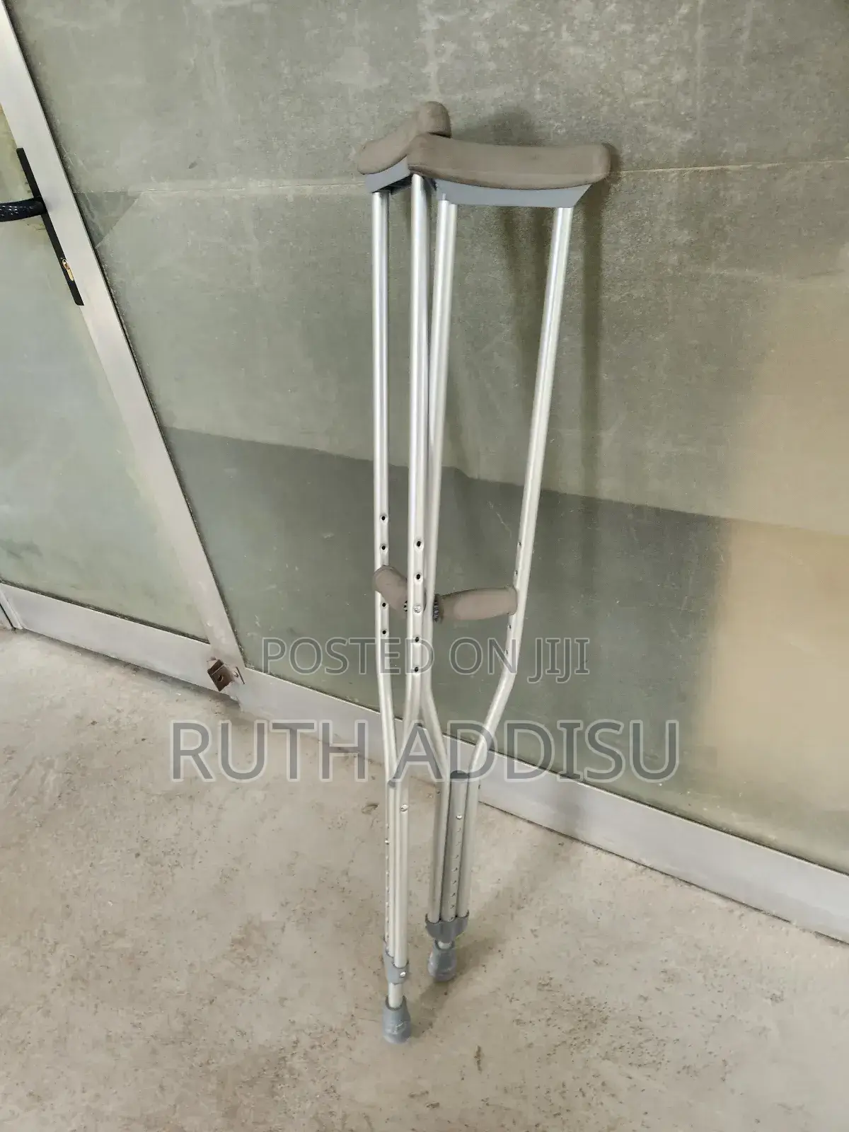 Axillary Bilateral Crutches重點axillary Bilateral Crutches延誤crutches New
