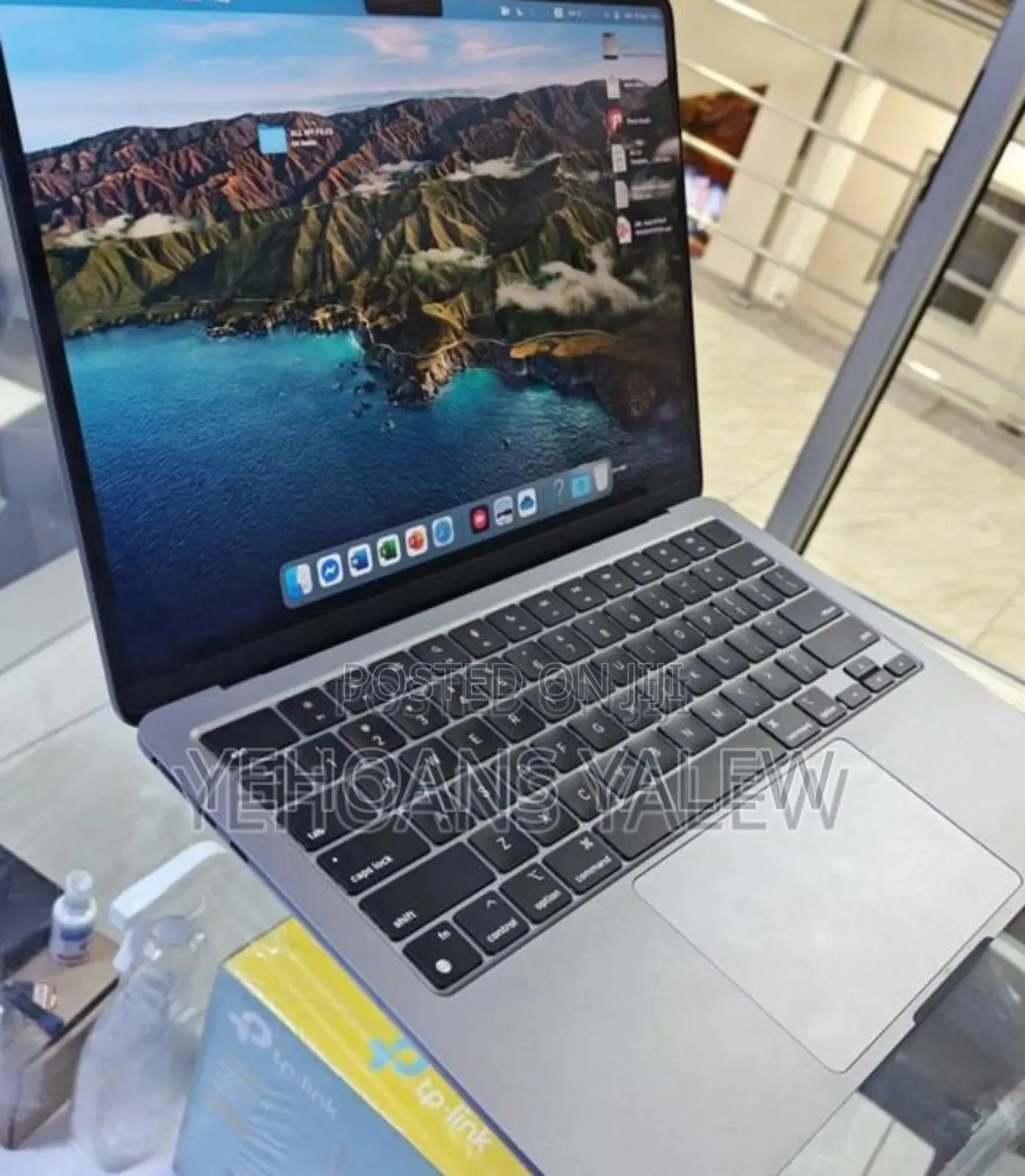 New Laptop Apple MacBook Air 2022 M2 8GB Apple M2 SSD 512GB
