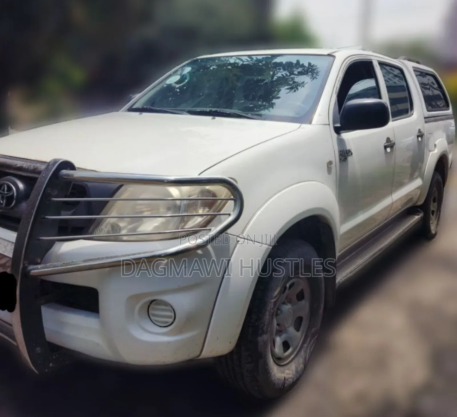 Toyota Hilux 2011 White