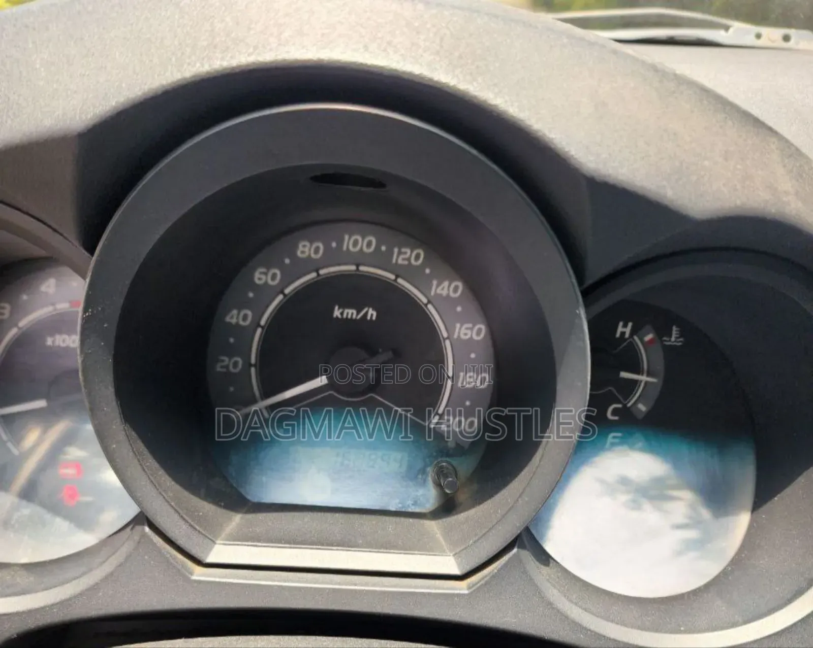 Toyota Hilux 2011 White