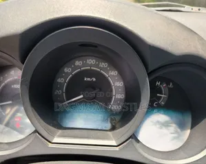 Toyota Hilux 2011 White