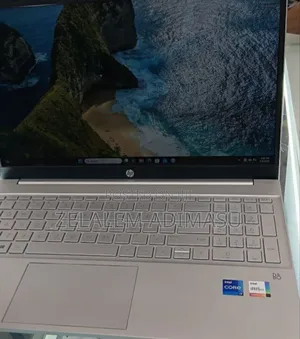 New Laptop HP Pavilion 11 16GB Intel Core I7 SSD 512GB