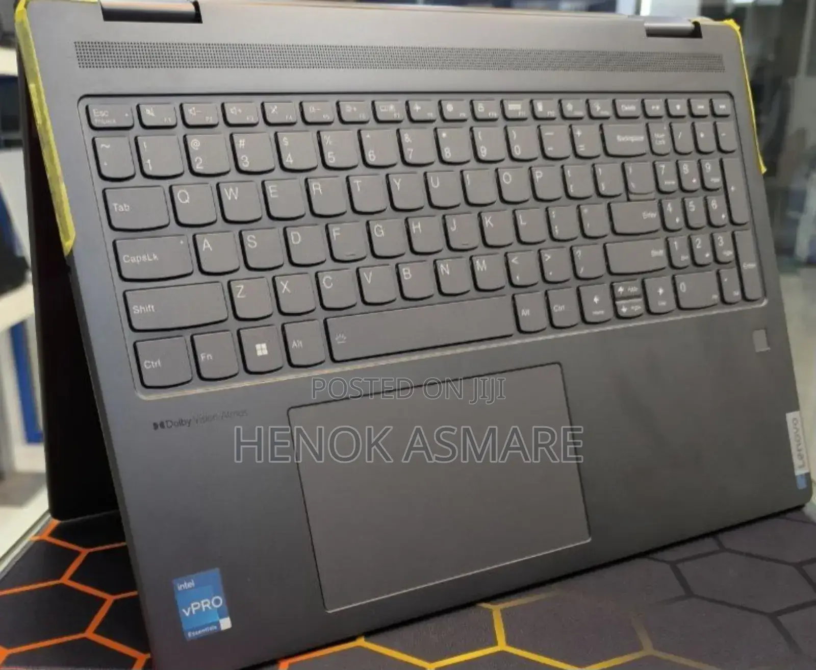 New Laptop Lenovo Yoga 7i 16GB Intel Core I7 SSD 1T