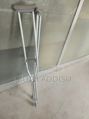 Photo - Axillary Bilateral Crutches𧙕冚crutches求弘crutches參丘crutches庫載crutches