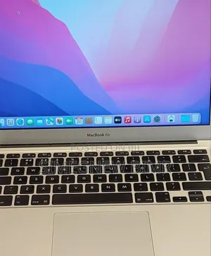 Photo - New Laptop Apple MacBook Pro 2017 8GB Intel Core I5 SSD 128GB