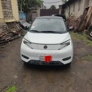 Photo - New Car 2023 White