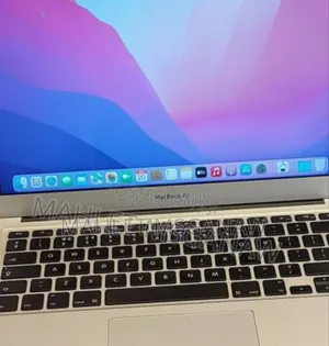 Photo - New Laptop Apple MacBook Pro 2017 8GB Intel Core i5 SSD 128GB