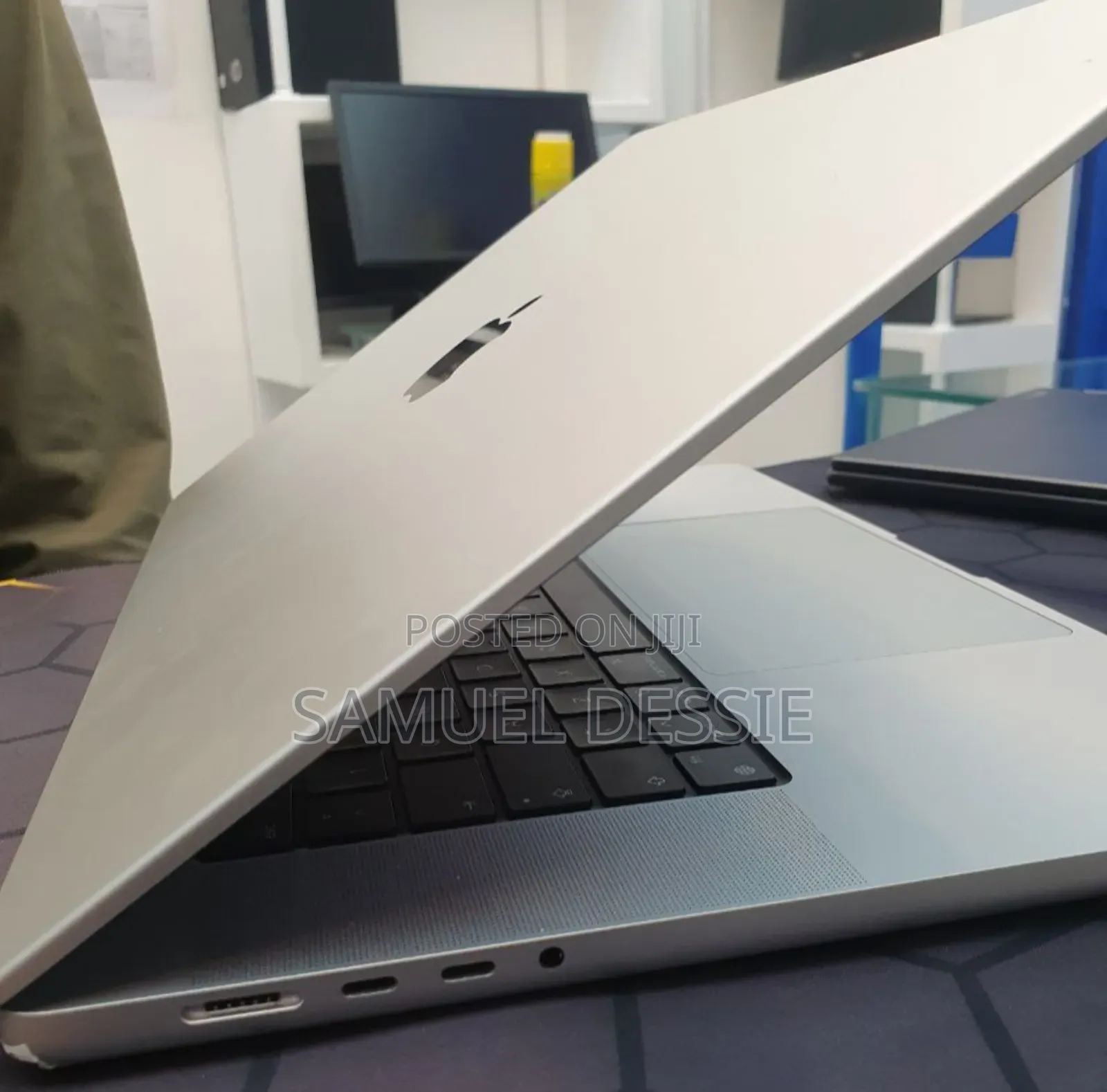 New Laptop Apple MacBook Pro M1 32GB Apple M1 SSD 512GB