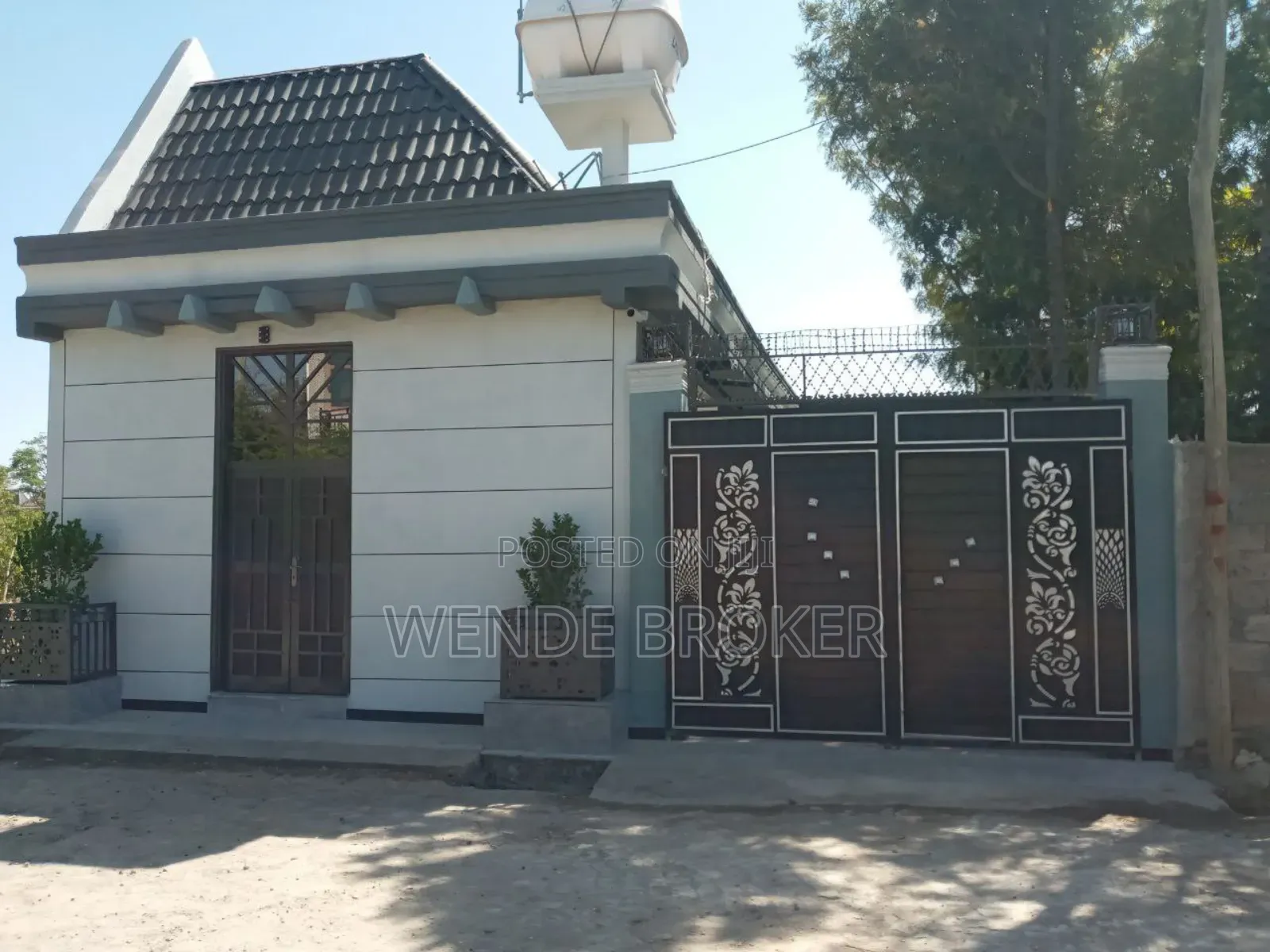 Furnished 5bdrm House in ኦሮሚያ ዱከም ከተማ, Oromia-Finfinne for sale