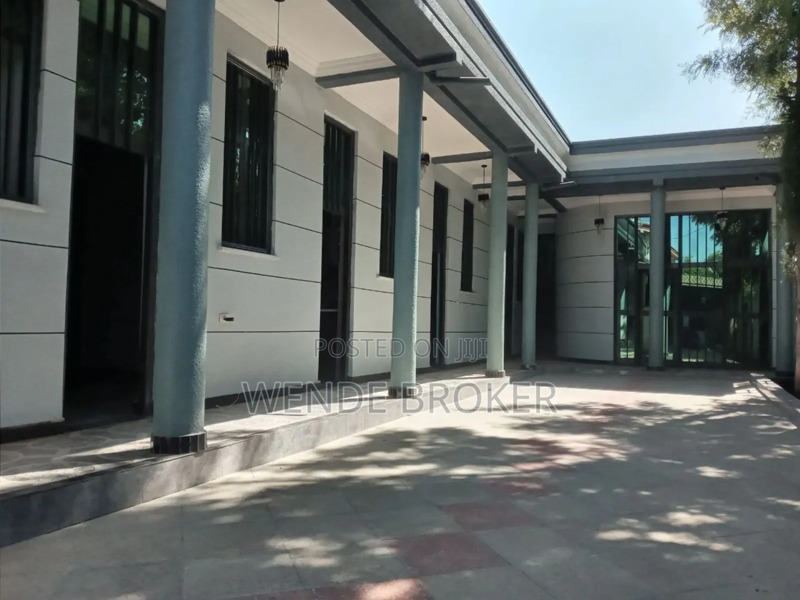 Furnished 5bdrm House in ኦሮሚያ ዱከም ከተማ, Oromia-Finfinne for sale