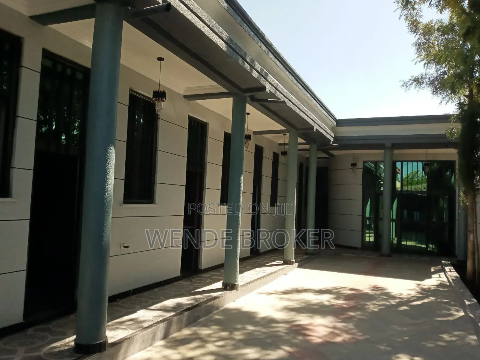 Furnished 5bdrm House in ኦሮሚያ ዱከም ከተማ, Oromia-Finfinne for sale