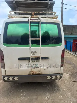 Toyota HiAce 2011 Silver