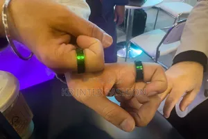 Photo - Smart Ring Pro With Digital Display