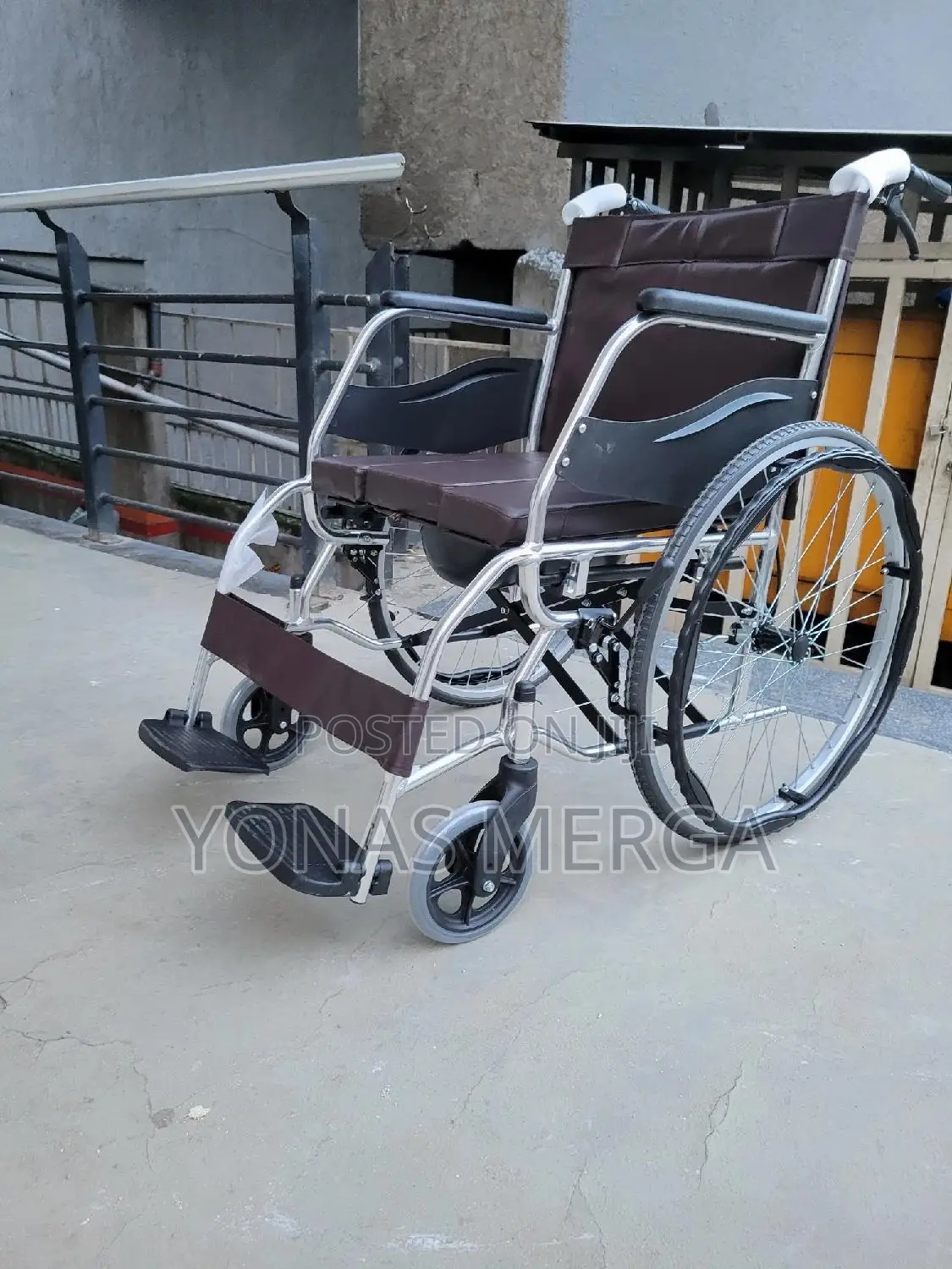 Toilet Wheelchair窄費meets the User's Needs平0wheelchair=÷Wheelchair