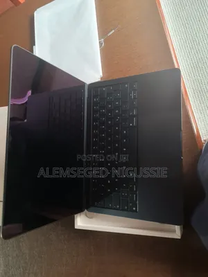 New Laptop Apple MacBook Air 2022 M2 8GB Apple M2 SSD 256GB