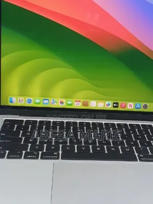 New Laptop Apple MacBook Air 2024 M3 13-Inch 16GB Apple M3 SSD 512GB