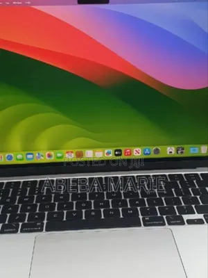 New Laptop Apple MacBook Air 2024 M3 13-Inch 16GB Apple M3 SSD 512GB