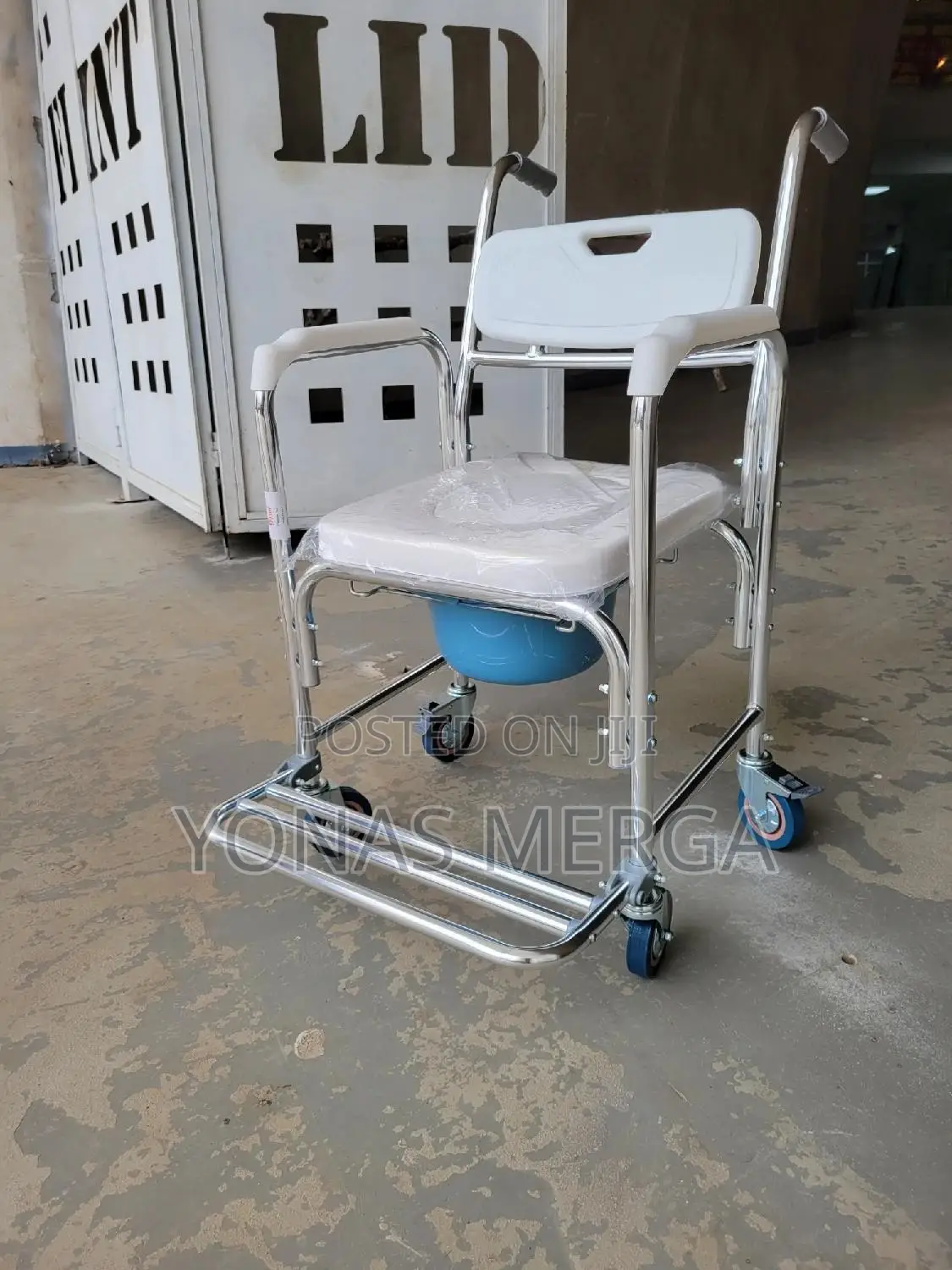 Shower Chair豚፭toilet Chair¿鉚indoor Potty Chair順وand a Wheelchair