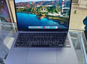 Photo - New Laptop Apple MacBook Pro 2019 8GB Intel Core I7 SSD 512GB