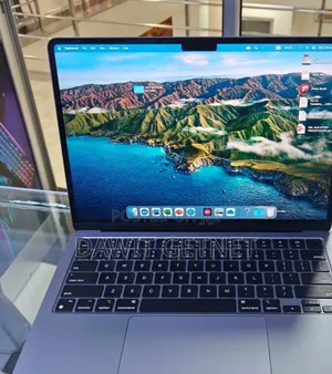 New Laptop Apple MacBook Pro 2019 8GB Intel Core I7 SSD 512GB