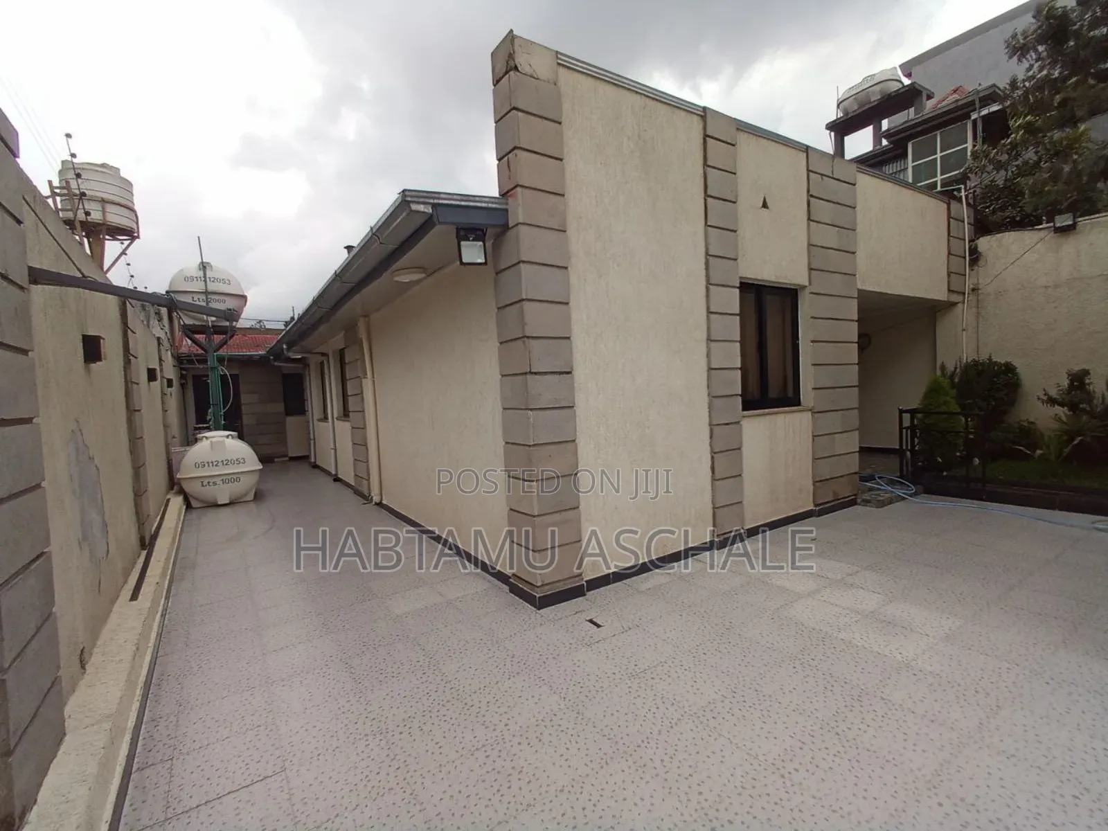 ## ጃክሮስ የሚከራይ ሙሉ ግቢ 180,000ብር ባለ 3 መኝታ 250 ካሬ#