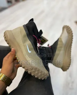 Nike Acg Mountain Fly Gor-Tex in Two Colors Available