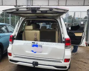 Toyota Land Cruiser 2012 White